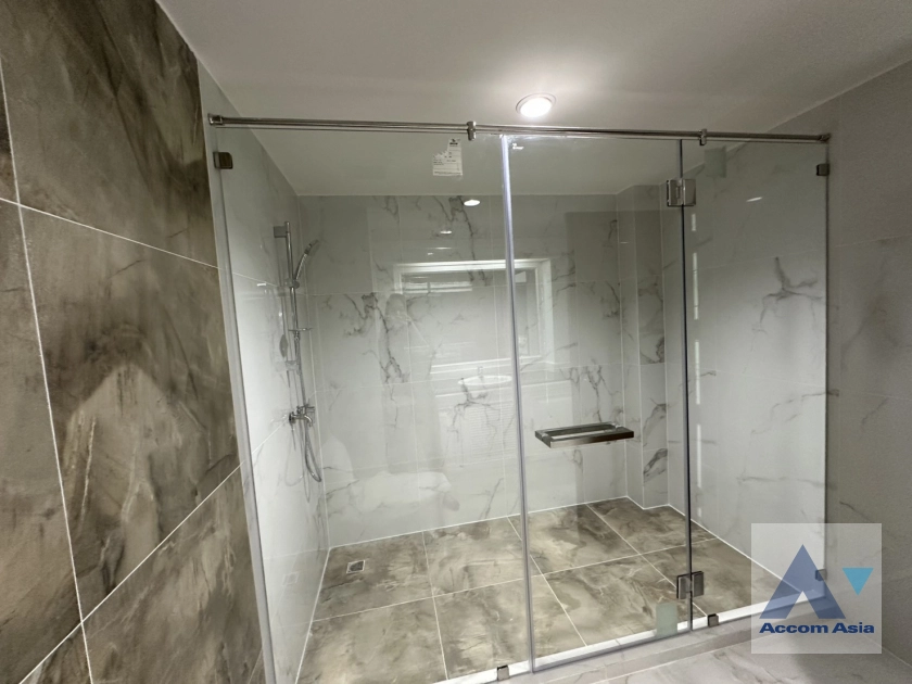 25  4 br Townhouse for rent and sale in Sathorn ,Bangkok MRT Khlong Toei - MRT Lumphini at Yenakart Residence AA43570