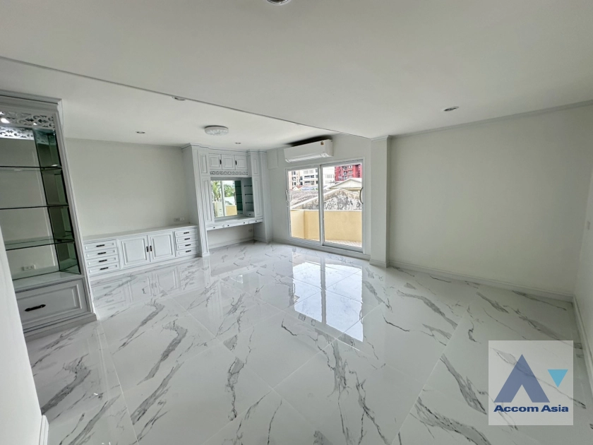 10  4 br Townhouse for rent and sale in Sathorn ,Bangkok MRT Khlong Toei - MRT Lumphini at Yenakart Residence AA43570