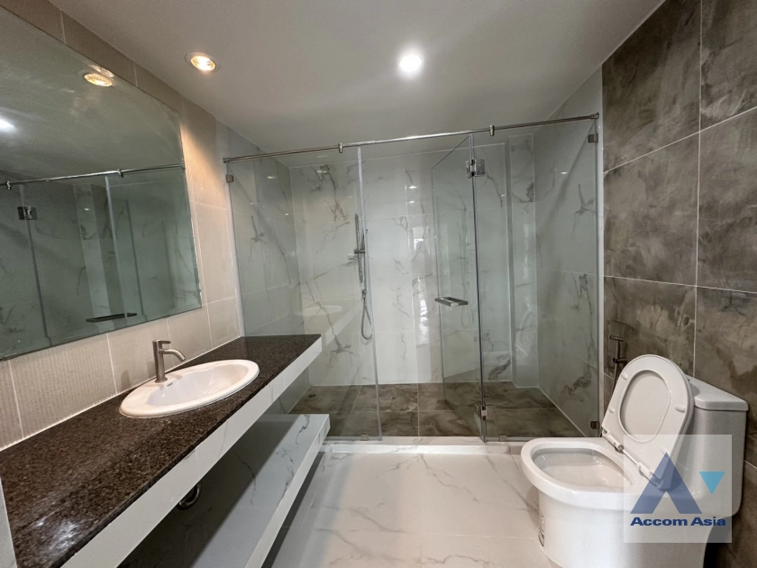 31  4 br Townhouse for rent and sale in Sathorn ,Bangkok MRT Khlong Toei - MRT Lumphini at Yenakart Residence AA43570