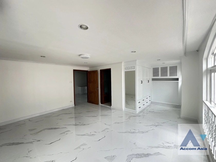 30  4 br Townhouse for rent and sale in Sathorn ,Bangkok MRT Khlong Toei - MRT Lumphini at Yenakart Residence AA43570