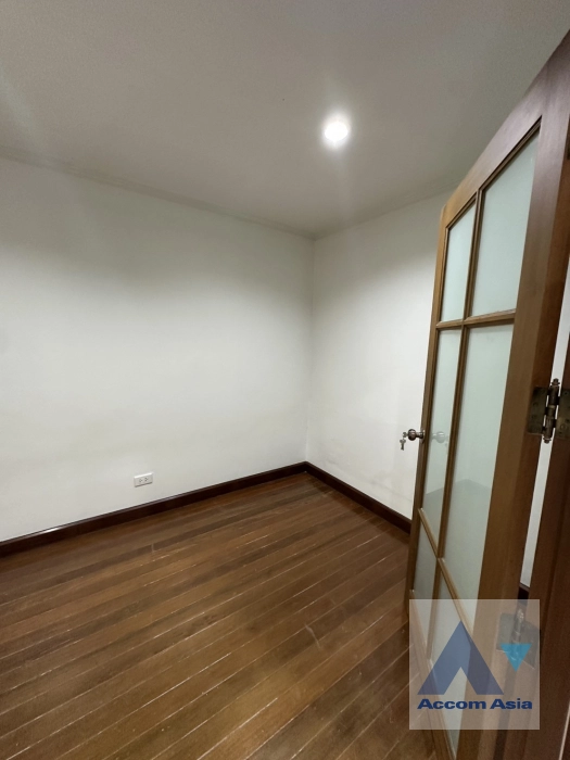 34  4 br Townhouse for rent and sale in Sathorn ,Bangkok MRT Khlong Toei - MRT Lumphini at Yenakart Residence AA43570