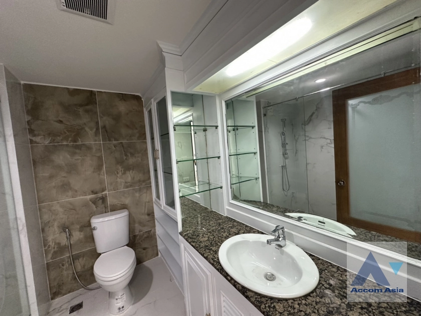 37  4 br Townhouse for rent and sale in Sathorn ,Bangkok MRT Khlong Toei - MRT Lumphini at Yenakart Residence AA43570