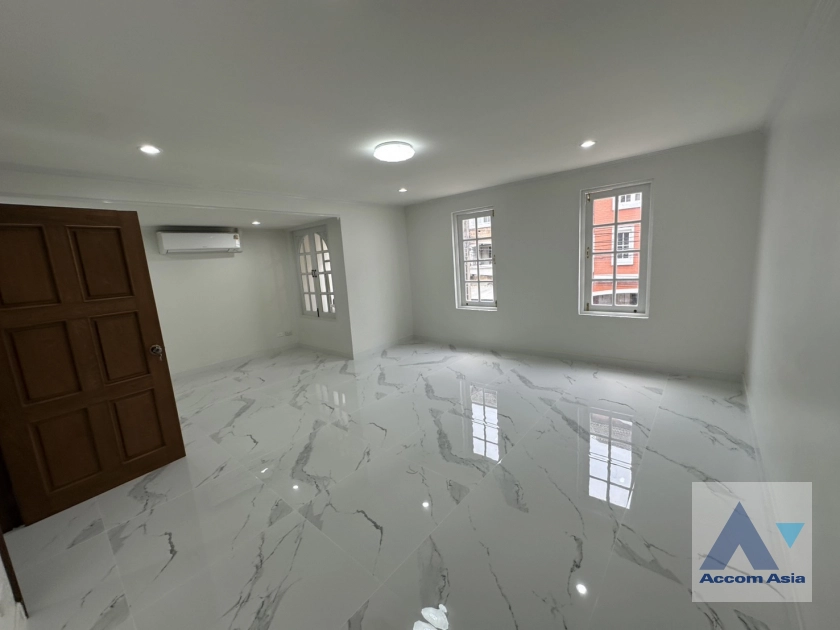 19  4 br Townhouse for rent and sale in Sathorn ,Bangkok MRT Khlong Toei - MRT Lumphini at Yenakart Residence AA43570