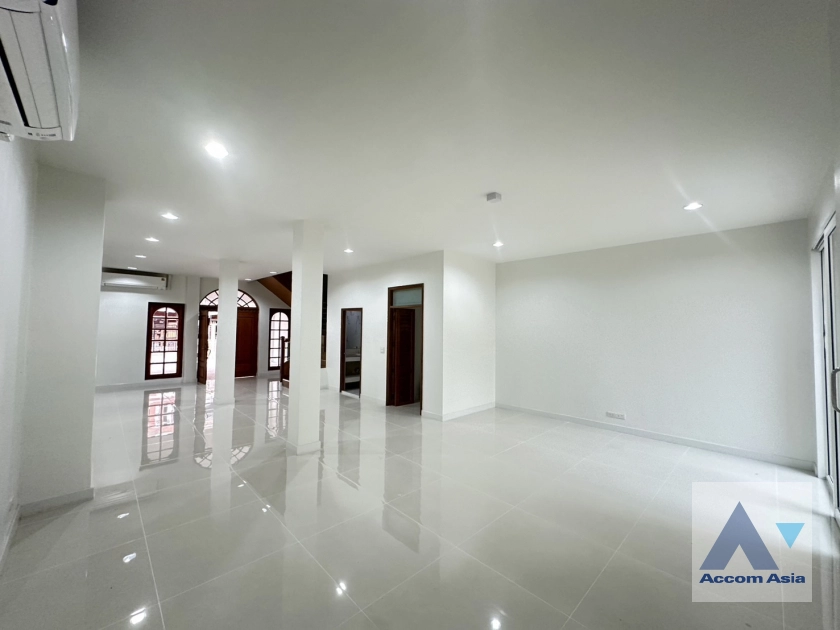  1  4 br Townhouse for rent and sale in Sathorn ,Bangkok MRT Khlong Toei - MRT Lumphini at Yenakart Residence AA43570