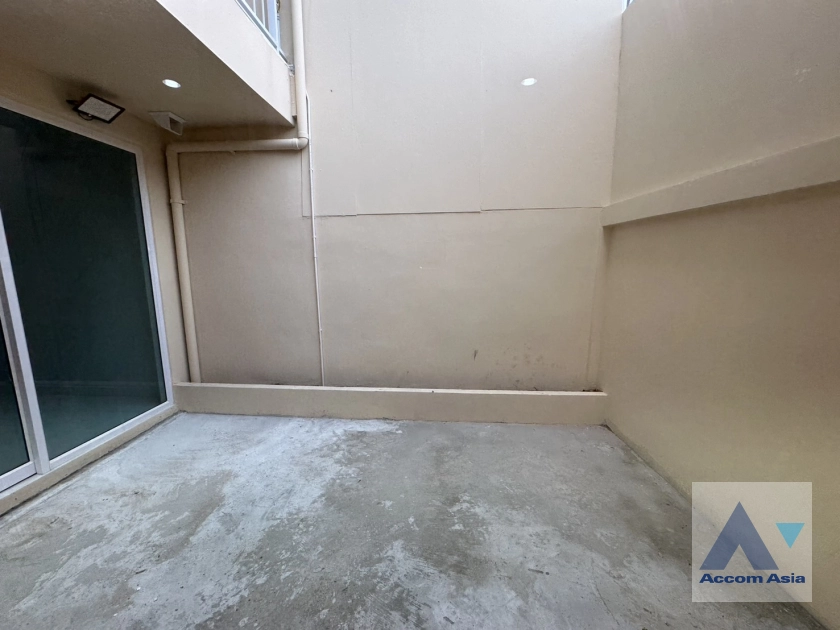 45  4 br Townhouse for rent and sale in Sathorn ,Bangkok MRT Khlong Toei - MRT Lumphini at Yenakart Residence AA43570