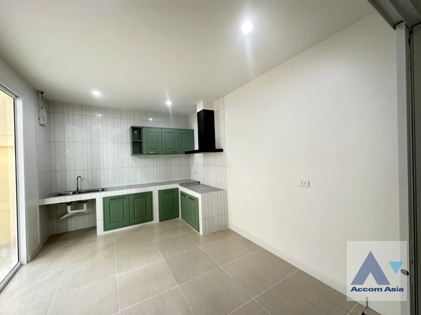 44  4 br Townhouse for rent and sale in Sathorn ,Bangkok MRT Khlong Toei - MRT Lumphini at Yenakart Residence AA43570