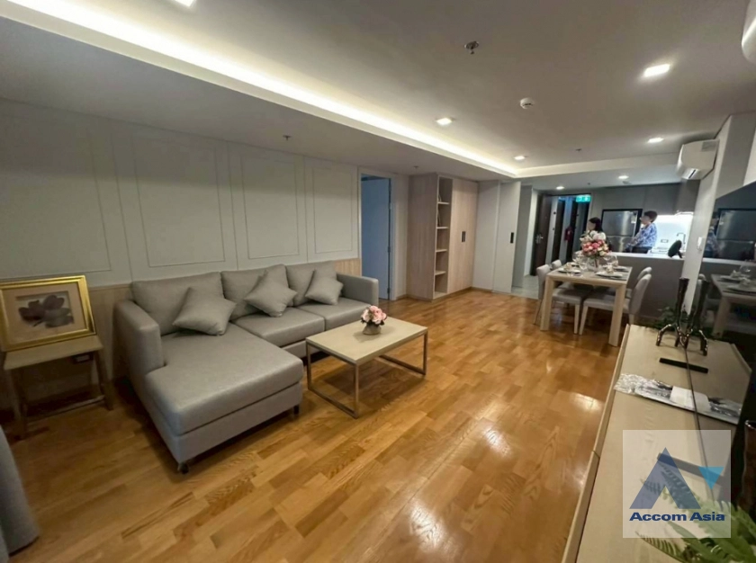 Pet friendly |  Comfortable of Living Space Apartment  2 Bedroom for Rent BTS Asok in Sukhumvit Bangkok