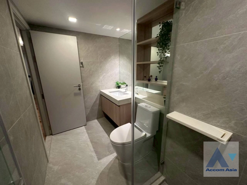 12  2 br Apartment For Rent in Sukhumvit ,Bangkok BTS Asok at Comfortable of Living Space AA43574