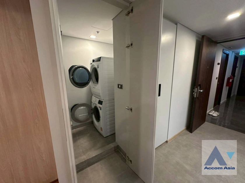 15  2 br Apartment For Rent in Sukhumvit ,Bangkok BTS Asok at Comfortable of Living Space AA43574