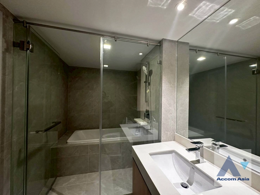 16  2 br Apartment for rent and sale in Sukhumvit ,Bangkok BTS Asok at Comfortable of Living Space AA43575