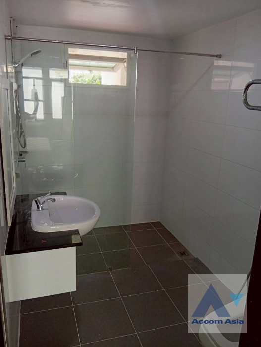 10  3 br Apartment for rent and sale in Sukhumvit ,Bangkok BTS Phrom Phong at Living with Private Environment   AA43585