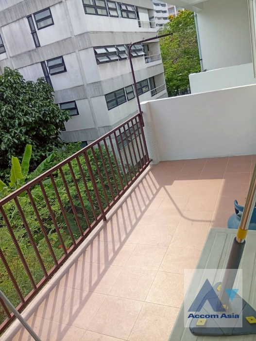 11  3 br Apartment for rent and sale in Sukhumvit ,Bangkok BTS Phrom Phong at Living with Private Environment   AA43585