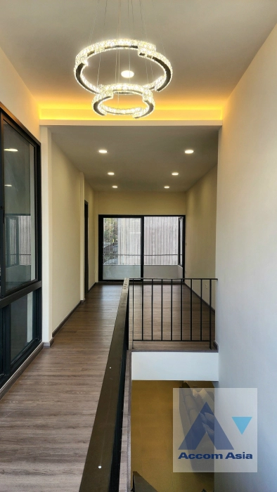 11  3 br House For Sale in Sukhumvit ,Bangkok BTS Bang Chak AA43586