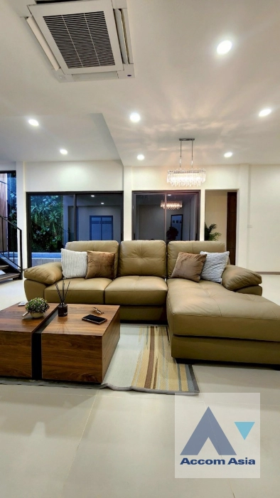 8  3 br House For Sale in Sukhumvit ,Bangkok BTS Bang Chak AA43586