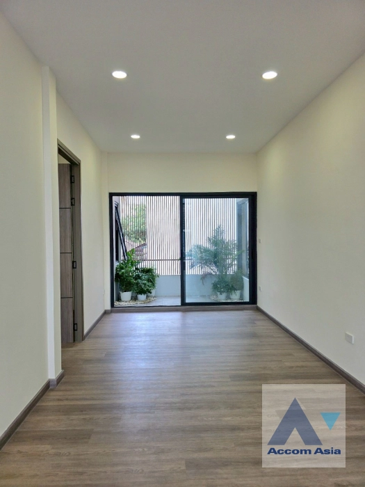 18  3 br House For Sale in Sukhumvit ,Bangkok BTS Bang Chak AA43586