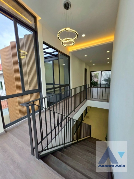 15  3 br House For Sale in Sukhumvit ,Bangkok BTS Bang Chak AA43586