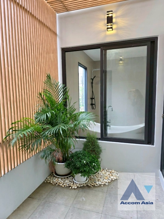 24  3 br House For Sale in Sukhumvit ,Bangkok BTS Bang Chak AA43586