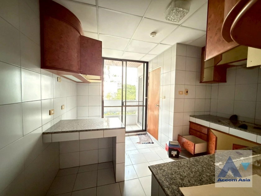  1  2 br Apartment for rent and sale in Sathorn ,Bangkok BTS Surasak at Good Location AA43589