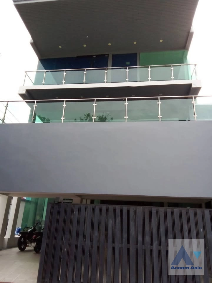 5  4 br House For Sale in Lat Phrao ,Bangkok  AA43590