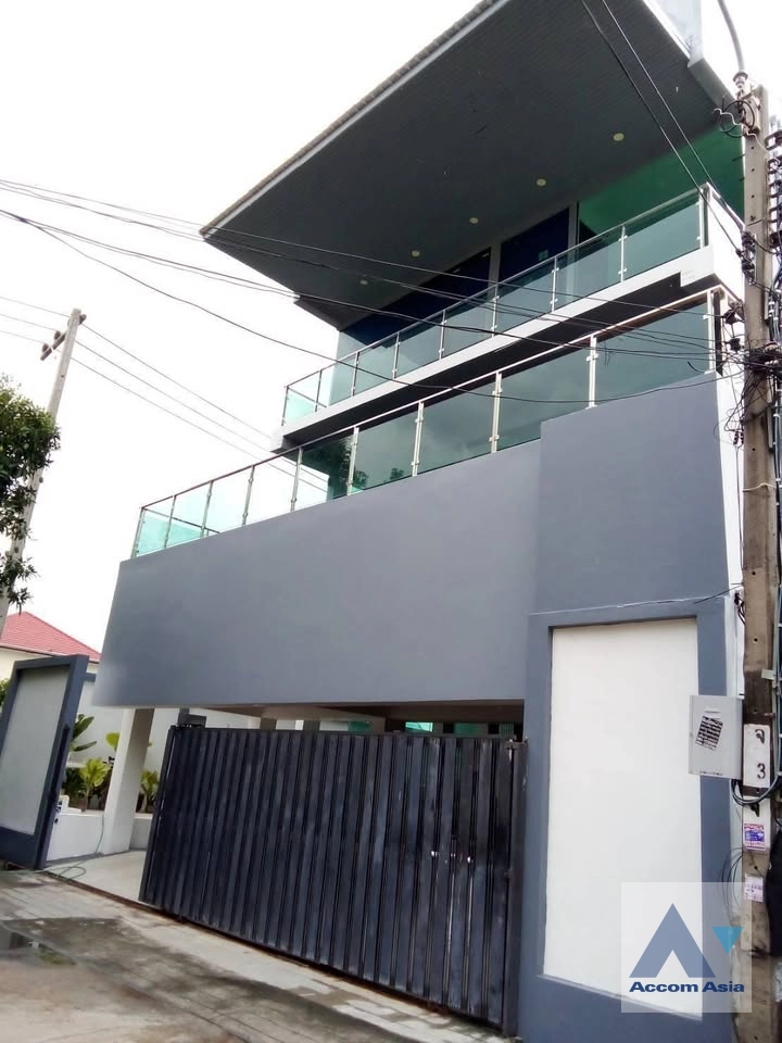 4  4 br House For Sale in Lat Phrao ,Bangkok  AA43590