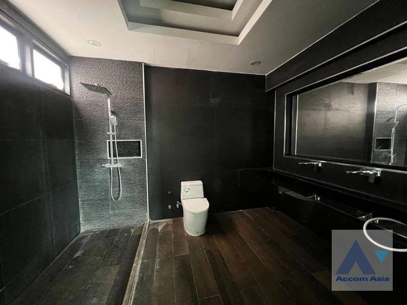 17  4 br House For Sale in Lat Phrao ,Bangkok  AA43590