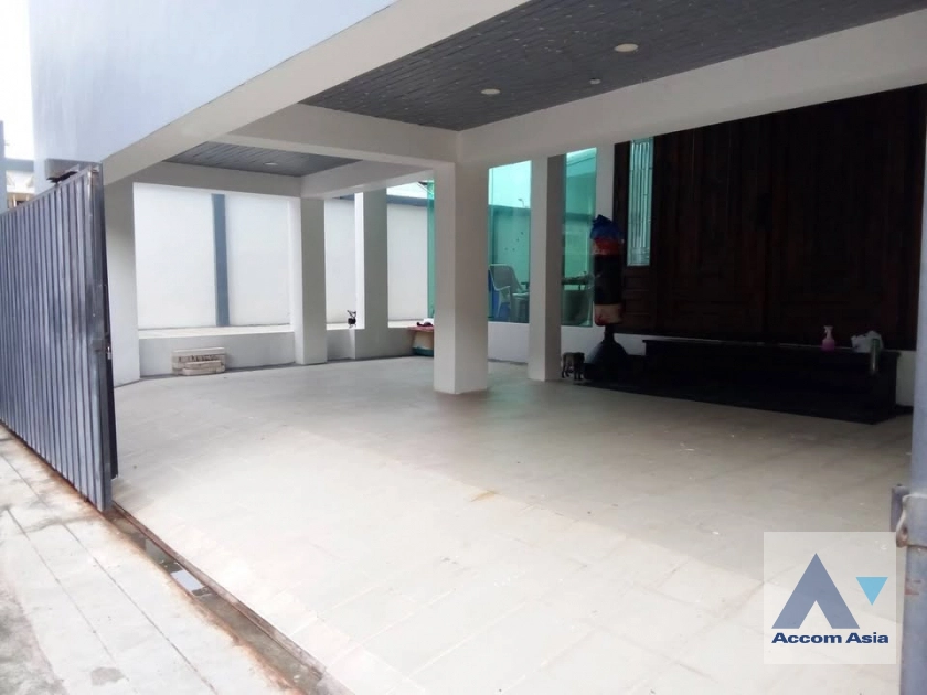 8  4 br House For Sale in Lat Phrao ,Bangkok  AA43590
