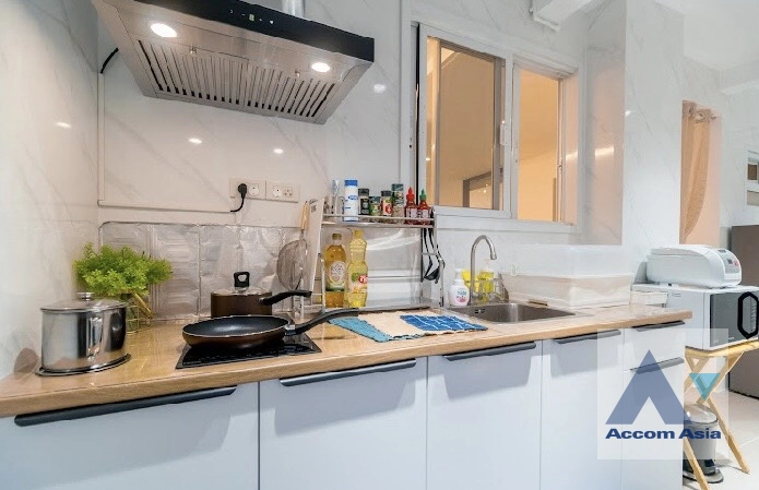 unitHome Office, Newly renovated, Fully Furnished, Pet friendly | 2 Beds Townhouse for Rent in Rama 3, Bangkok near MRT Khlong Toei - MRT Queen Sirikit National Convention Centre (AA43594)