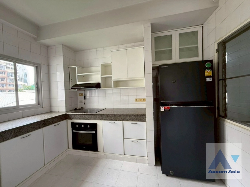 6  3 br Apartment For Rent in Sathorn ,Bangkok BTS Chong Nonsi at Low Rised Building AA43597