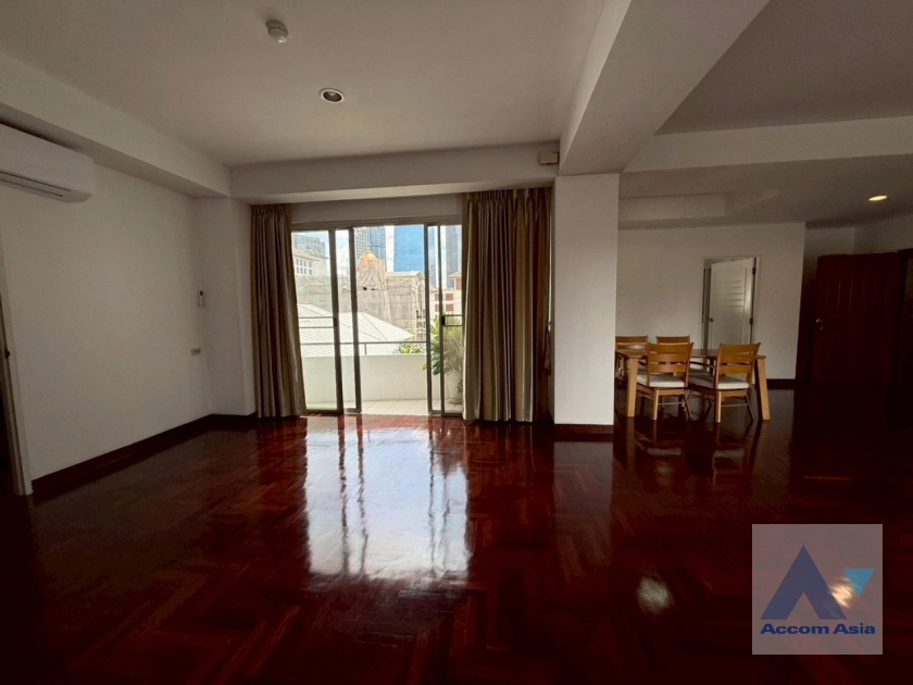  1  3 br Apartment For Rent in Sathorn ,Bangkok BTS Chong Nonsi at Low Rised Building AA43597
