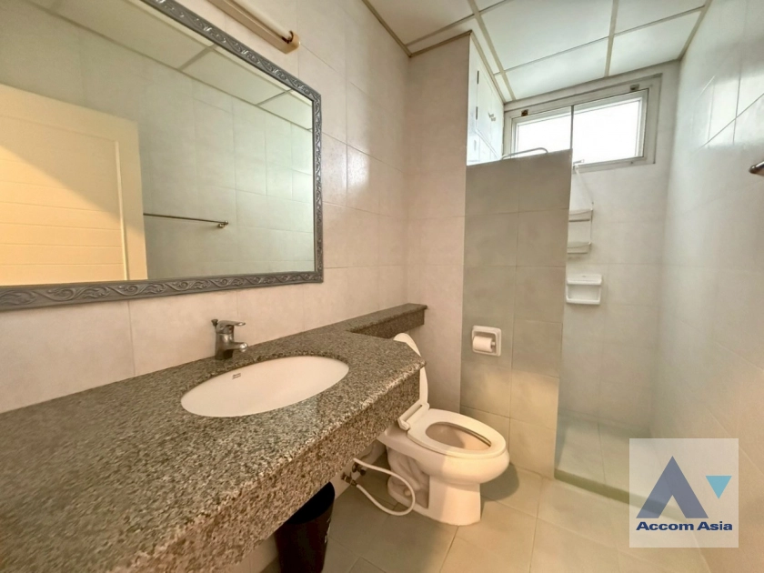 11  3 br Apartment For Rent in Sathorn ,Bangkok BTS Chong Nonsi at Low Rised Building AA43597