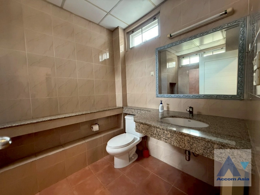 10  3 br Apartment For Rent in Sathorn ,Bangkok BTS Chong Nonsi at Low Rised Building AA43597