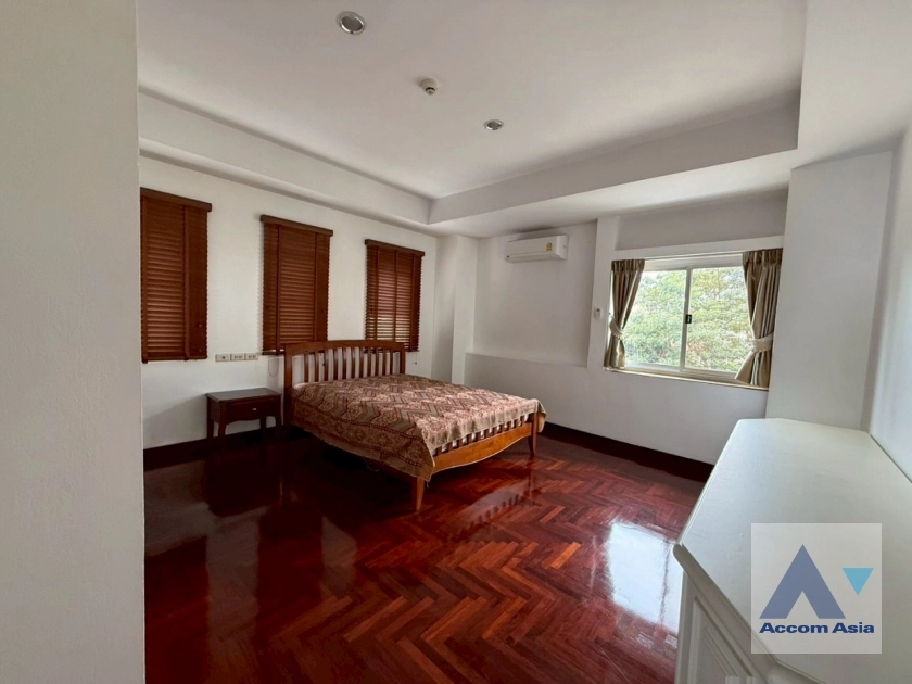 8  3 br Apartment For Rent in Sathorn ,Bangkok BTS Chong Nonsi at Low Rised Building AA43597
