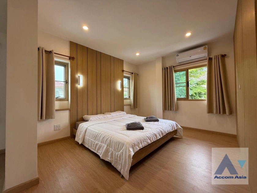 11  3 br House For Sale in Sukhumvit ,Bangkok BTS On Nut AA43606