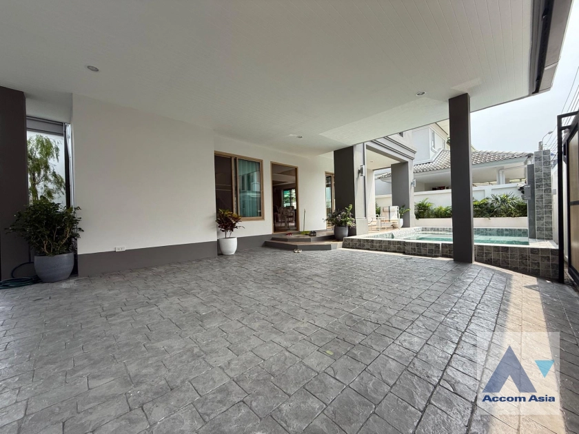 17  3 br House For Sale in Sukhumvit ,Bangkok BTS On Nut AA43606