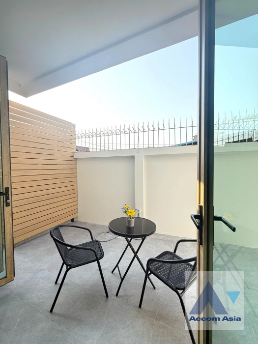 14  3 br House For Sale in Sukhumvit ,Bangkok BTS On Nut AA43606
