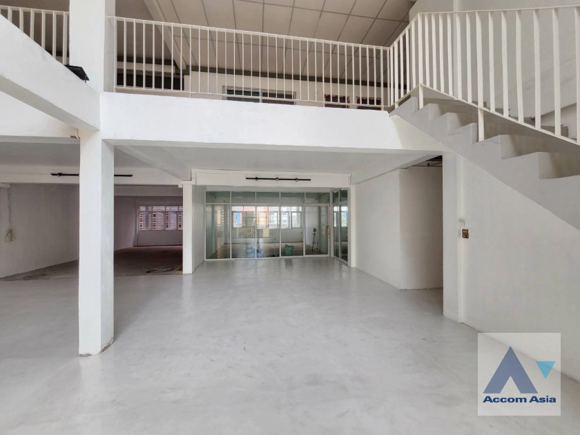  2  Building For Sale in Sukhumvit ,Bangkok BTS On Nut AA43608