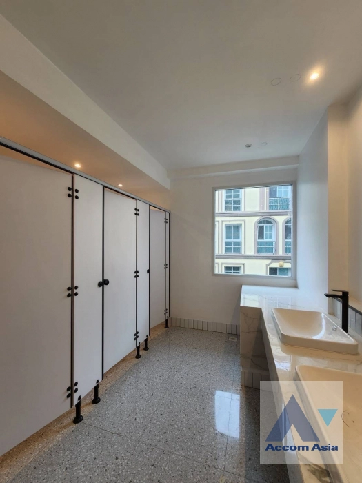 8  Building For Sale in Sukhumvit ,Bangkok BTS On Nut AA43608