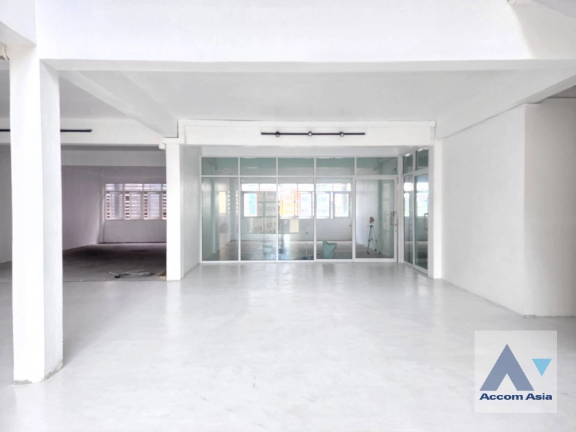 5  Building For Sale in Sukhumvit ,Bangkok BTS On Nut AA43608