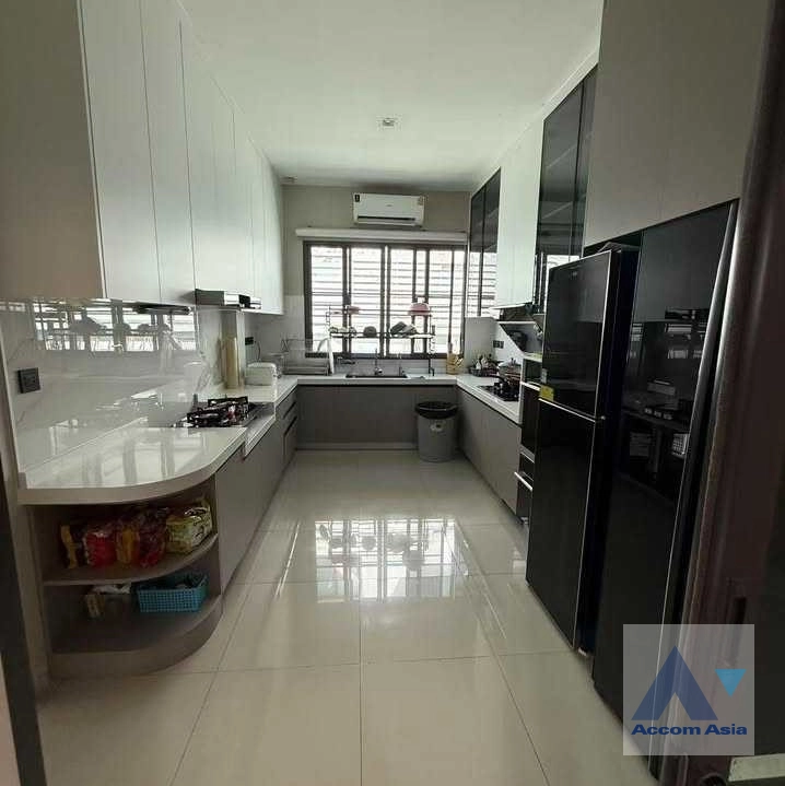 5  6 br House For Rent in Samutprakan ,Samutprakan BTS Bearing at Grand Bangkok Boulevard Sukhumvit AA43609