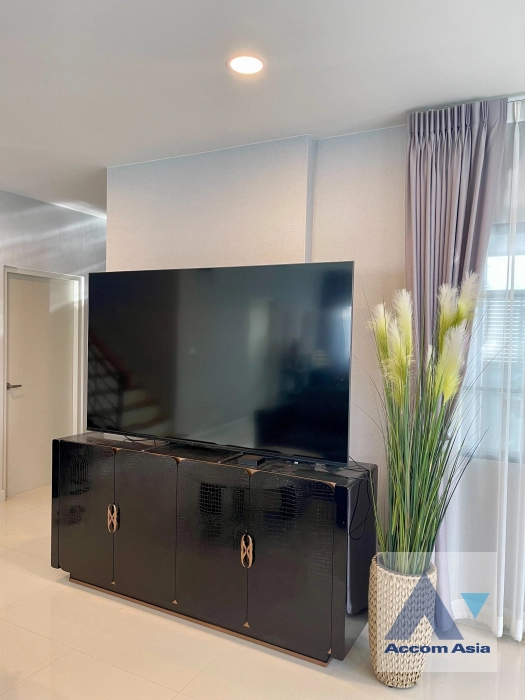 8  4 br House For Rent in Samutprakan ,Samutprakan  at Centro Bangna AA43611