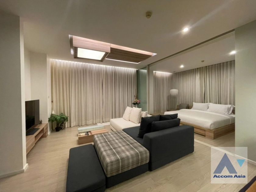 unitLuxury, Big Balcony | Beachfront Condo in Khao Tao, Hua Hin – 2BR | Sea View