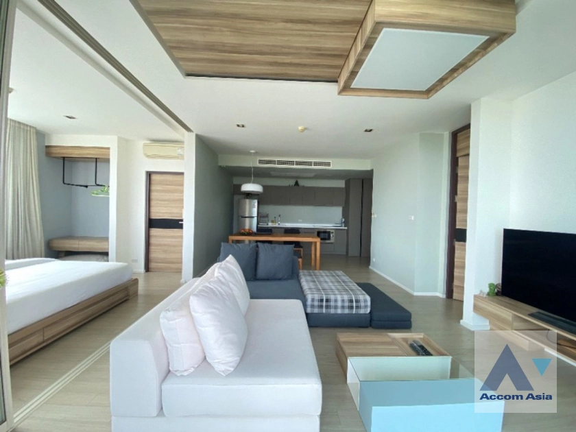 unitLuxury, Big Balcony | Beachfront Condo in Khao Tao, Hua Hin – 2BR | Sea View