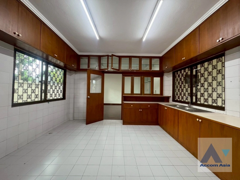  1  3 br House For Rent in Phaholyothin ,Bangkok BTS Phahon Yothin 24 at Single House with Garden AA43617