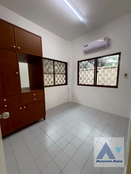 5  3 br House For Rent in Phaholyothin ,Bangkok BTS Phahon Yothin 24 at Single House with Garden AA43617