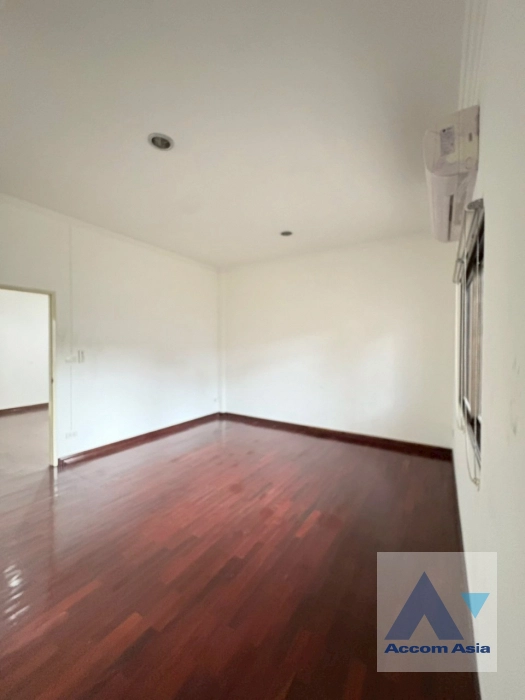 8  3 br House For Rent in Phaholyothin ,Bangkok BTS Phahon Yothin 24 at Single House with Garden AA43617