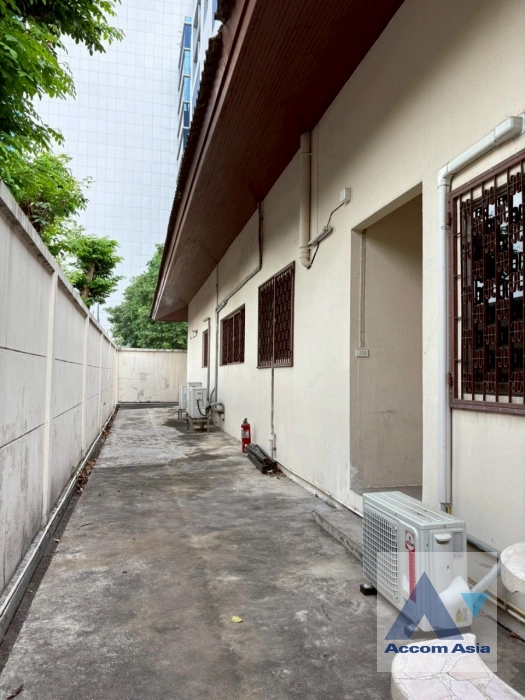 14  3 br House For Rent in Phaholyothin ,Bangkok BTS Phahon Yothin 24 at Single House with Garden AA43617