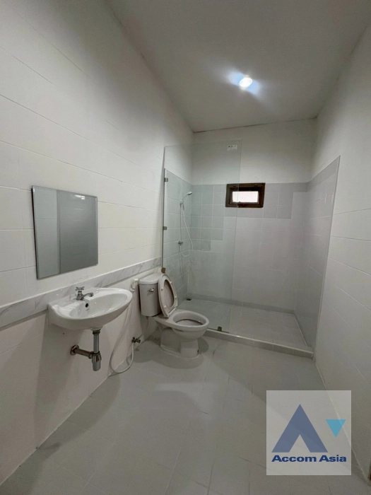 11  3 br House For Rent in Phaholyothin ,Bangkok BTS Phahon Yothin 24 at Single House with Garden AA43617