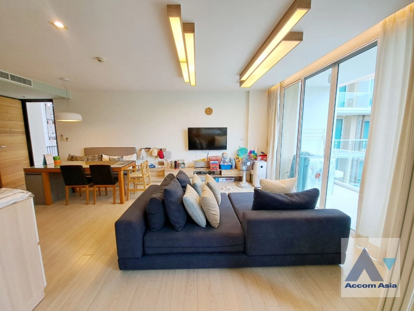 Garden View, Corner Unit, Big Balcony | Wan Vayla Hua Hin Condominium  2 Bedroom for Sale   in Huahin-khaotao Prachuap Khiri Khan