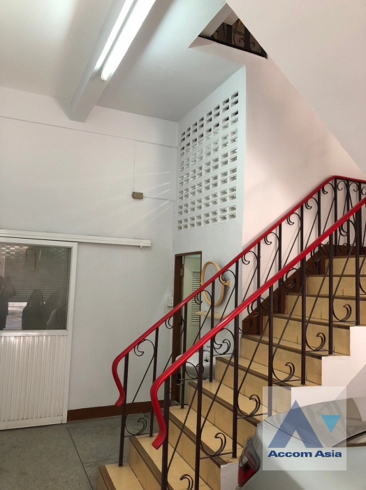 6  Shophouse For Sale in Sukhumvit ,Bangkok BTS Phra khanong AA43626