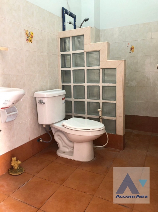 5  Shophouse For Sale in Sukhumvit ,Bangkok BTS Phra khanong AA43626